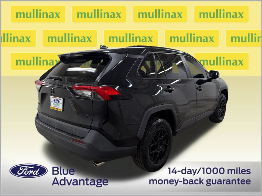 Used 2020 Toyota RAV4 XLE FWD image 3