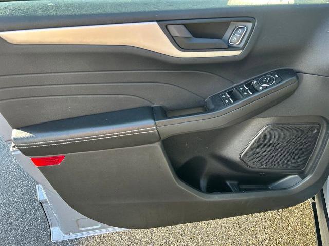 Certified 2022 Ford Escape SE image 17