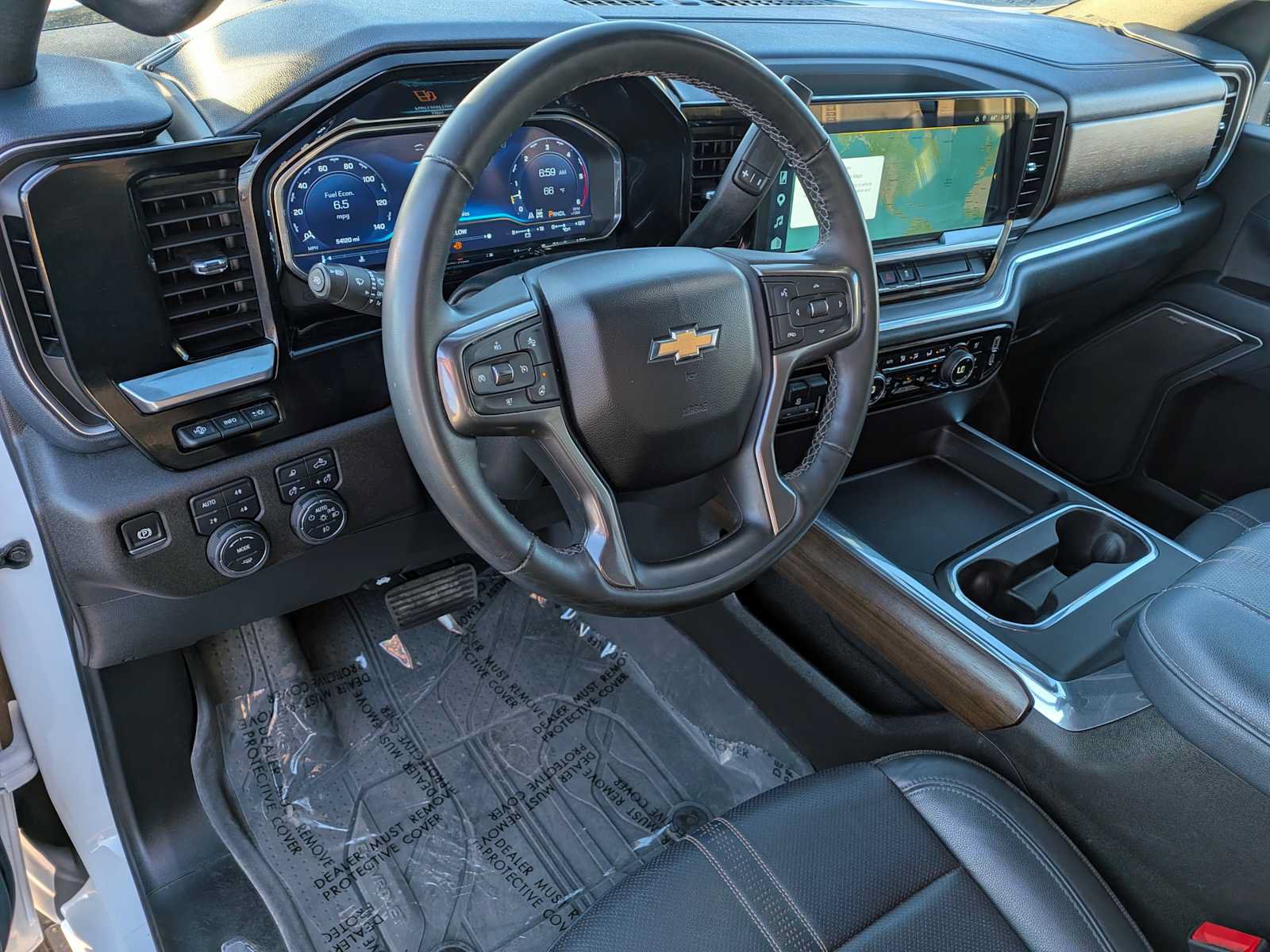 Used 2024 Chevrolet Silverado 2500 High Country w/ High Country Premium Package AWD/4WD image 2