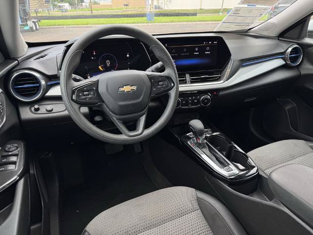 Used 2025 Chevrolet Trax LT FWD image 16