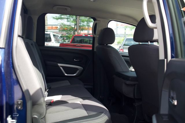 Used 2023 Nissan Titan SV AWD/4WD image 18