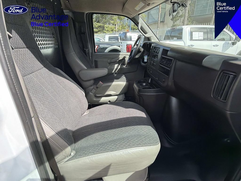 Used 2025 Chevrolet Express 2500 w/ Driver Convenience Package RWD image 13