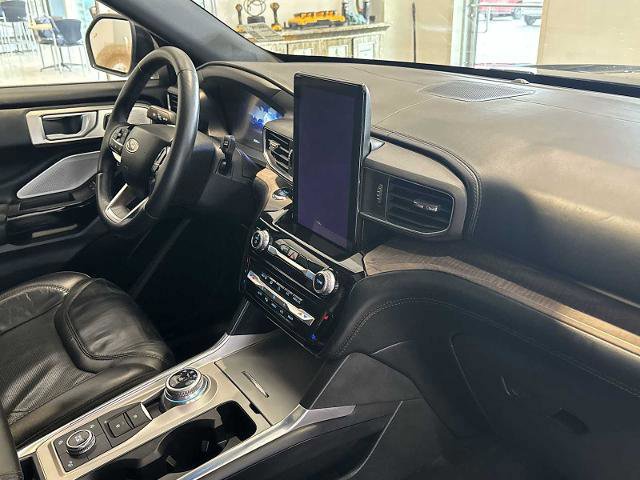 Certified 2023 Ford Explorer Platinum w/ Technology Package image 28