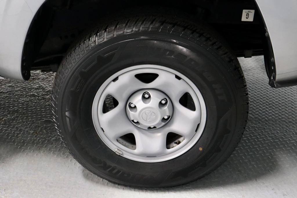 Used 2023 Toyota Tacoma SR AWD/4WD image 18