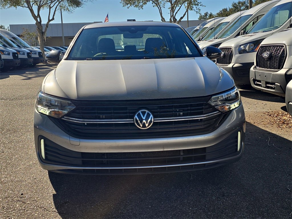 Used 2023 Volkswagen Jetta Sport image 5