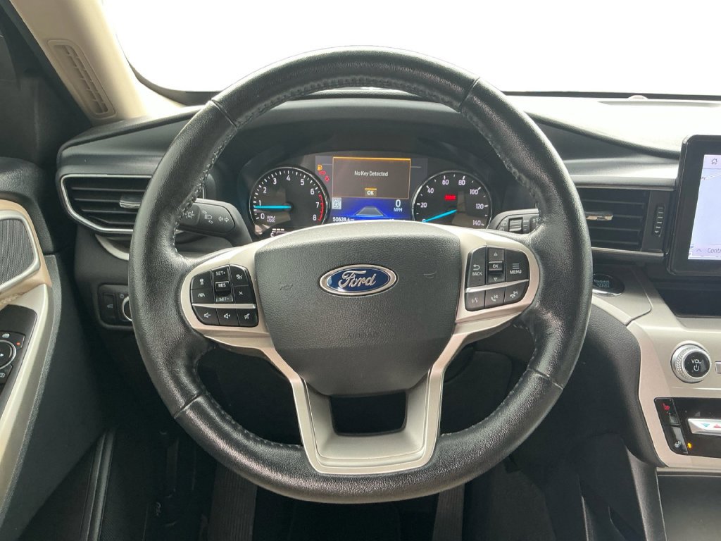 Certified 2022 Ford Explorer XLT w/ Equipment Group 202A RWD image 18