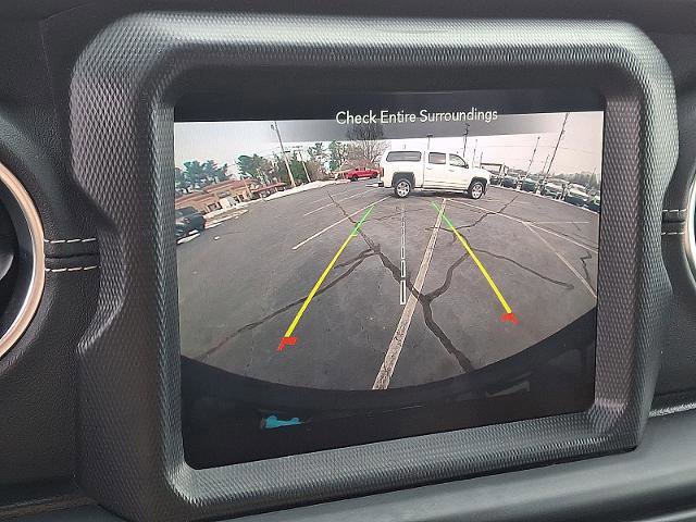 Used 2022 Jeep Wrangler Unlimited Sahara w/ Cold Weather Group image 18