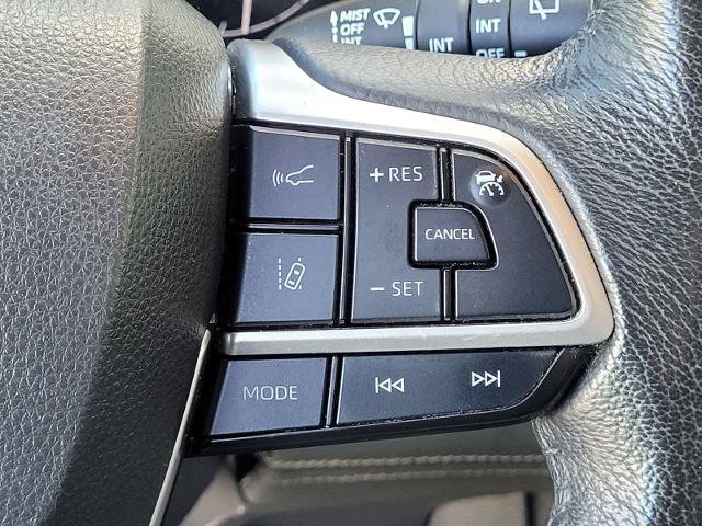Used 2022 Toyota Sienna XLE AWD/4WD image 31