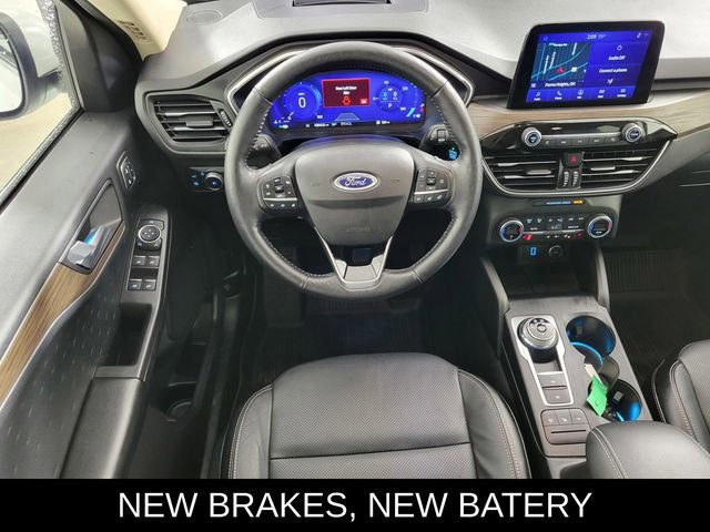 Certified 2020 Ford Escape Titanium image 27