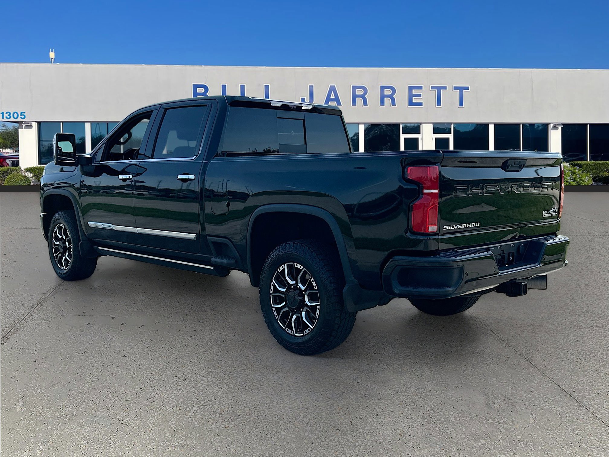 Used 2024 Chevrolet Silverado 2500 High Country w/ High Country Premium Package image 3