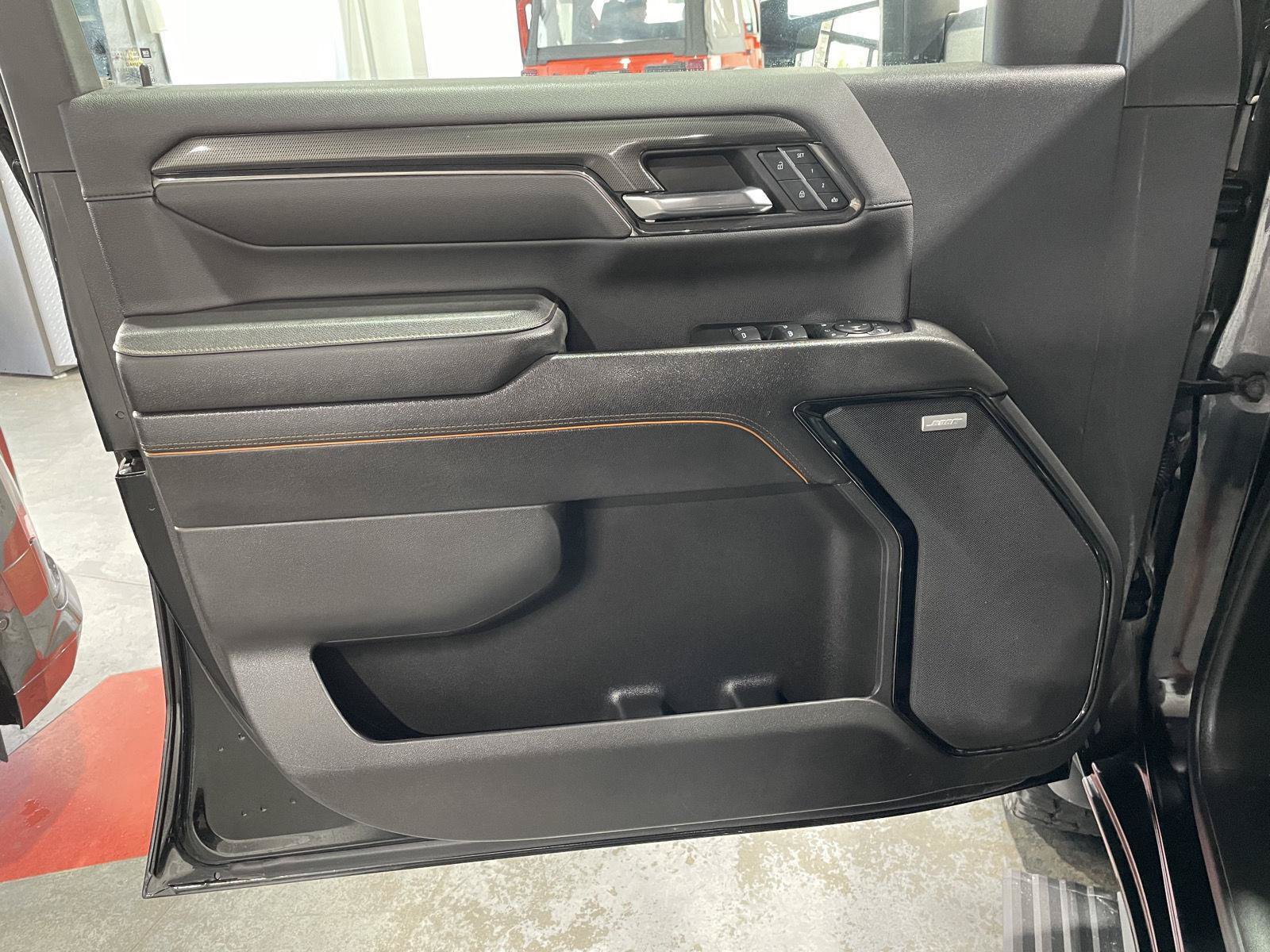 Used 2024 GMC Sierra 2500 AT4 w/ AT4 Premium Plus Package AWD/4WD image 22