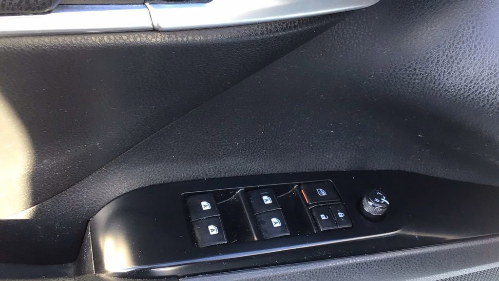 Used 2018 Toyota Camry SE image 19
