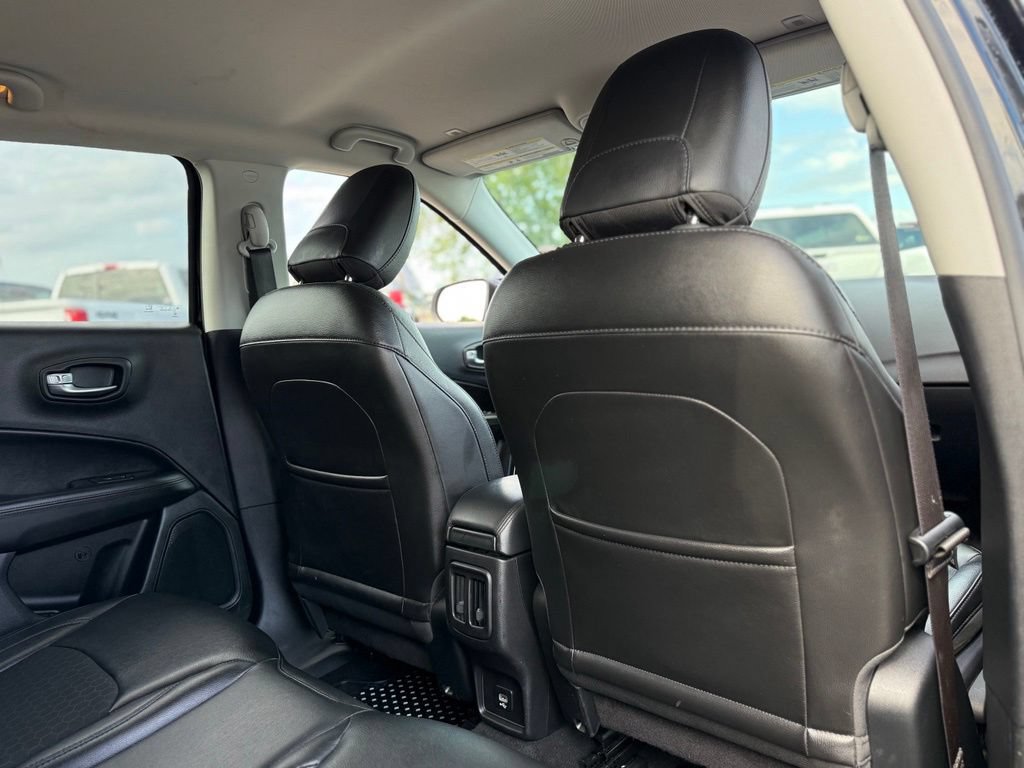 Used 2018 Jeep Compass Latitude AWD/4WD image 17