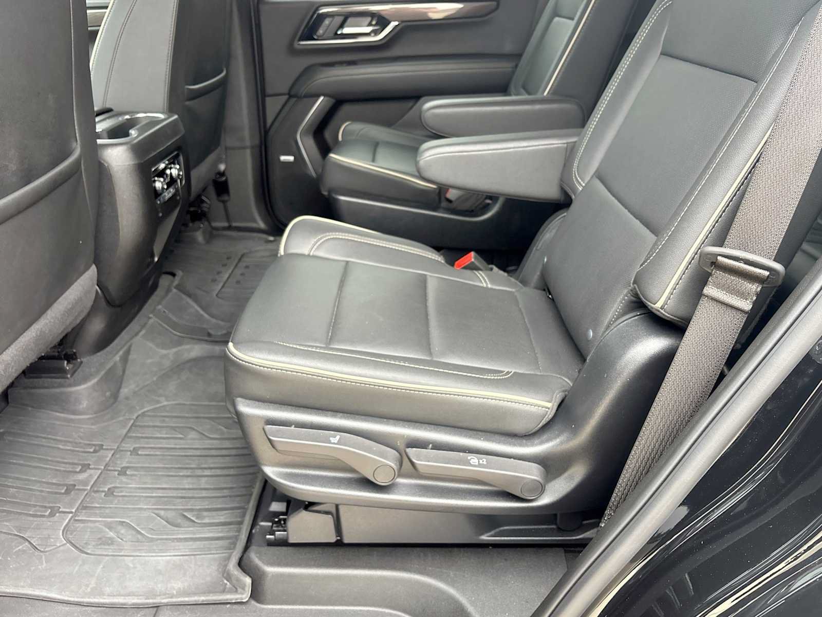 Used 2025 GMC Yukon Elevation w/ LPO, Floor Liner Package AWD/4WD image 18