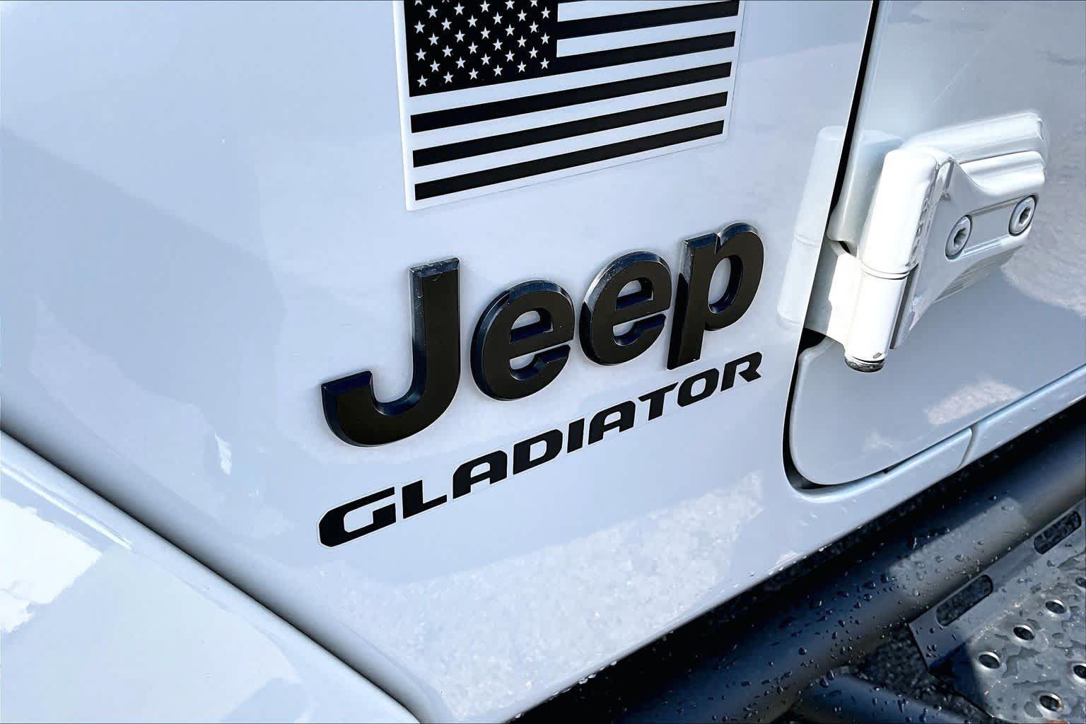 Used 2023 Jeep Gladiator Sport AWD/4WD image 12