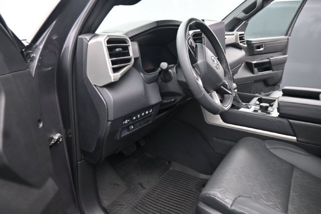 Used 2025 Toyota Tundra Limited AWD/4WD image 23