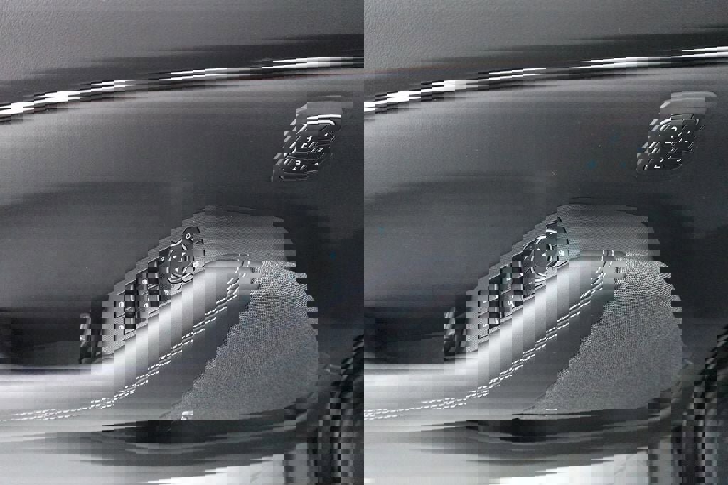 Certified 2025 Ford Mustang Mach-E Premium AWD/4WD image 9