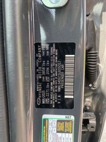 Used 2025 Hyundai Elantra SEL FWD image 16