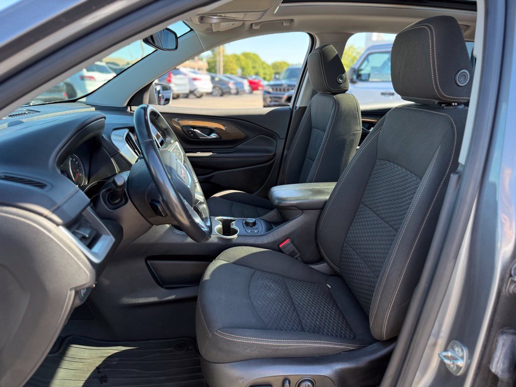 Used 2020 GMC Terrain SLE w/ Driver Convenience Package FWD image 11