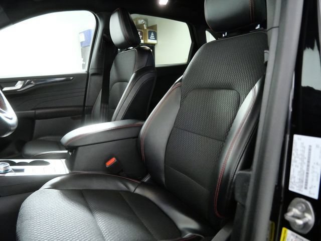 Certified 2025 Ford Escape ST-Line AWD/4WD image 16