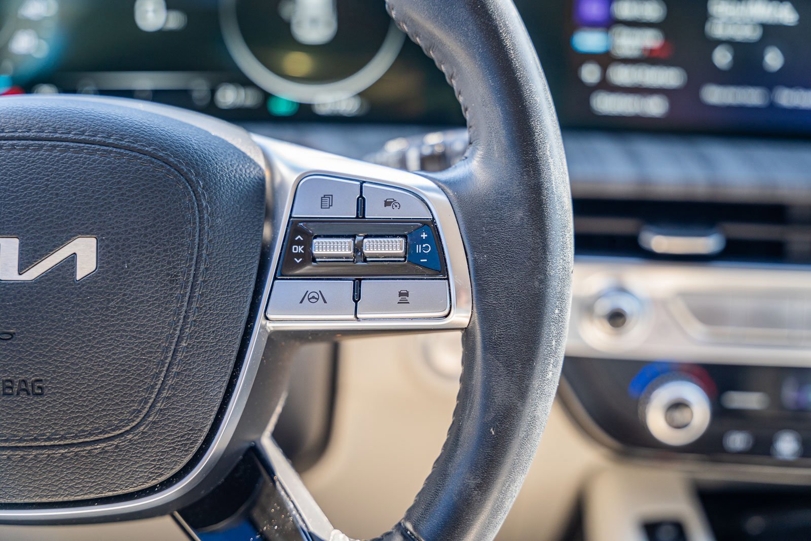 Used 2024 Kia Telluride SX w/ Towing Package image 26