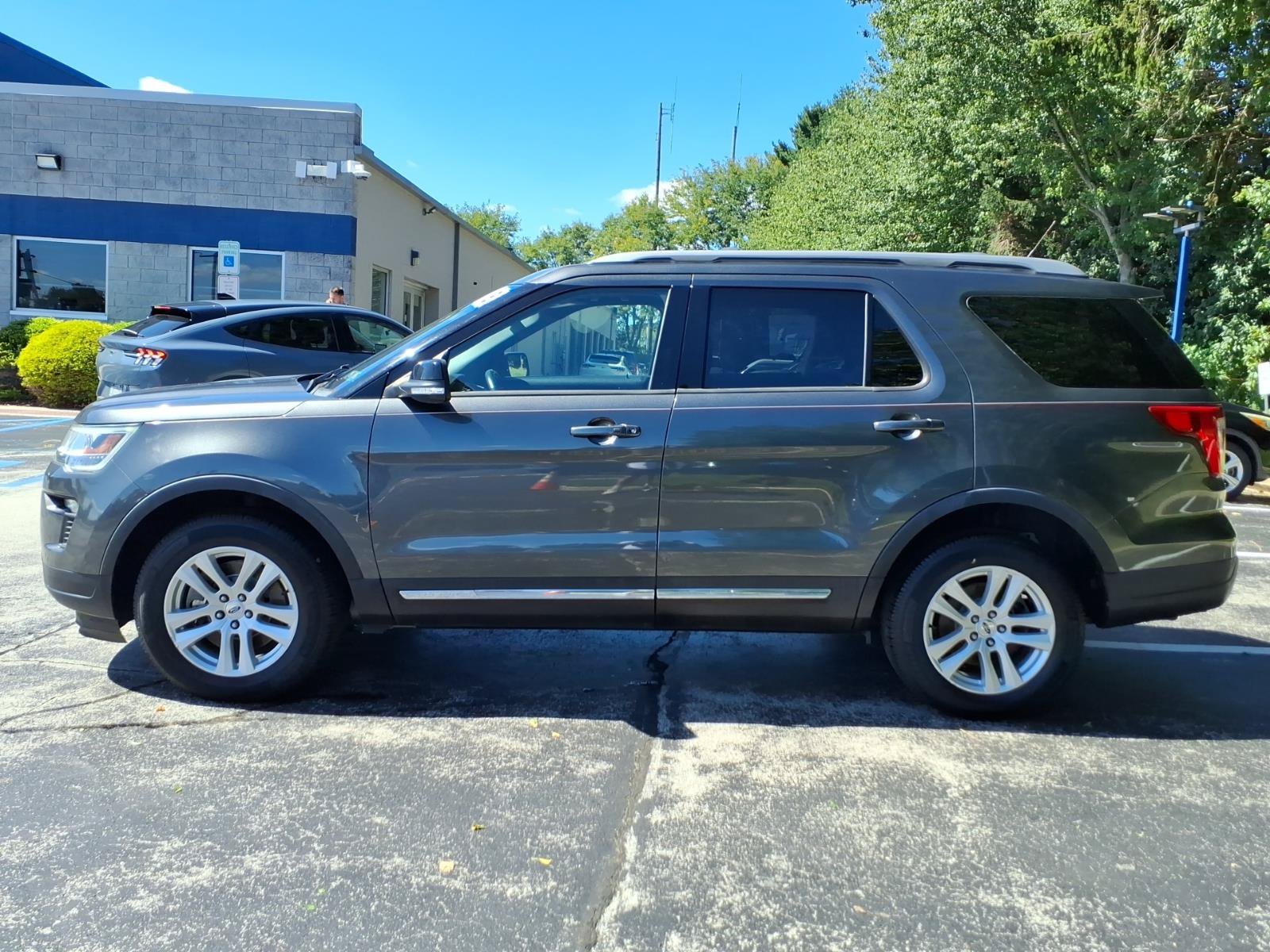 Certified 2018 Ford Explorer XLT w/ Equipment Group 202A AWD/4WD image 7
