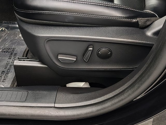 Certified 2025 Ford Escape Platinum AWD/4WD image 23