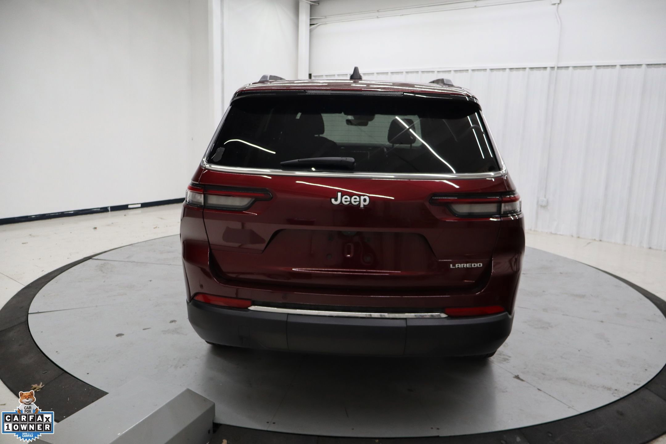 Used 2025 Jeep Grand Cherokee L Laredo RWD image 6