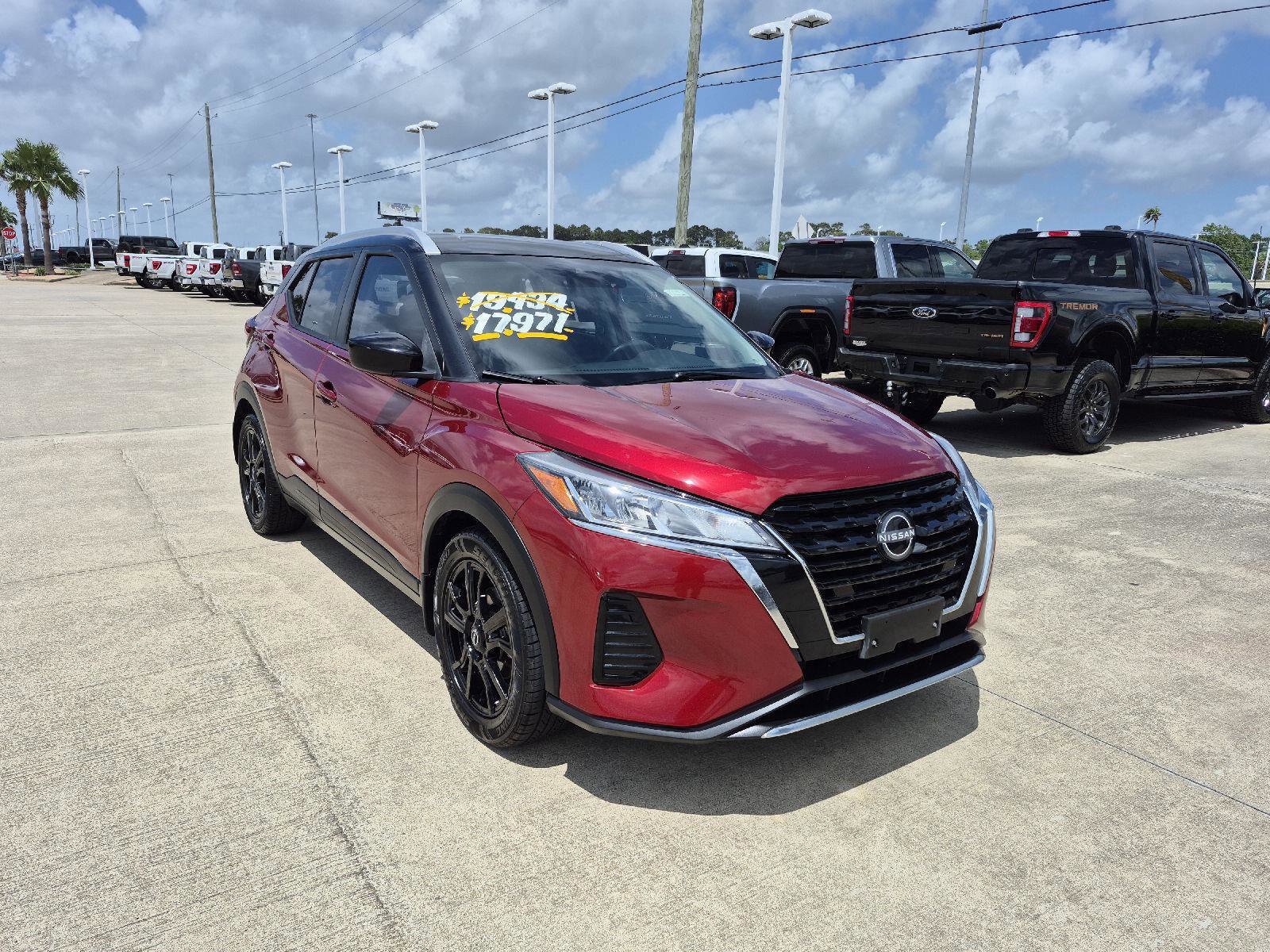 Used 2023 Nissan Kicks SV image 6