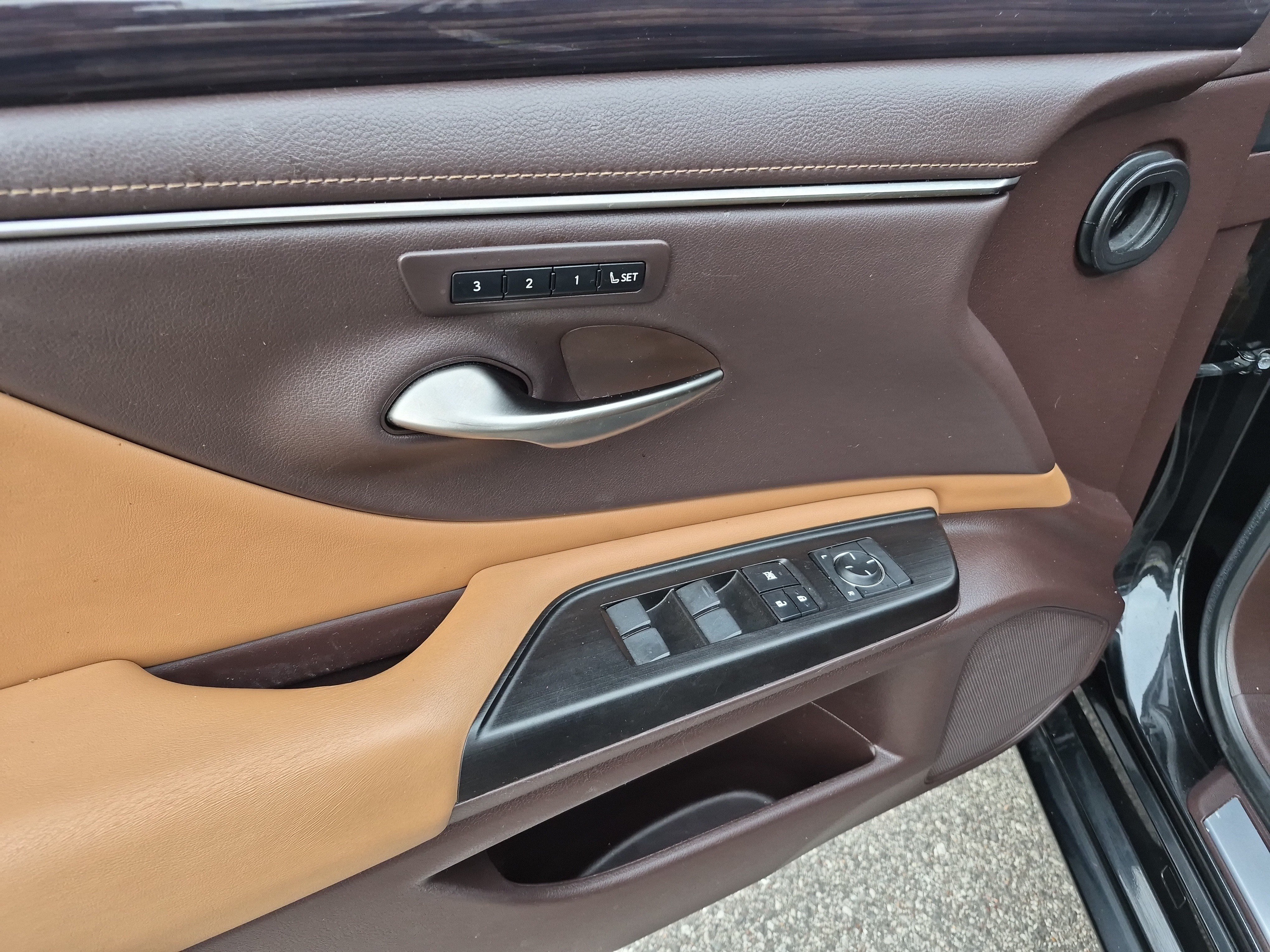 Used 2019 Lexus ES 350 w/ Premium Package FWD image 10