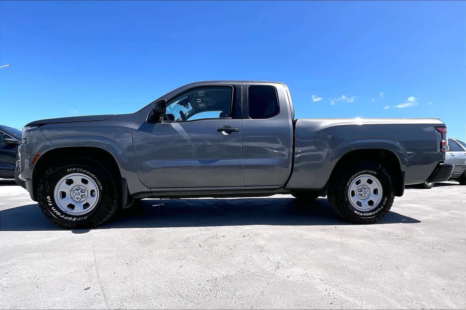 Used 2022 Nissan Frontier S w/ Technology Package RWD image 3