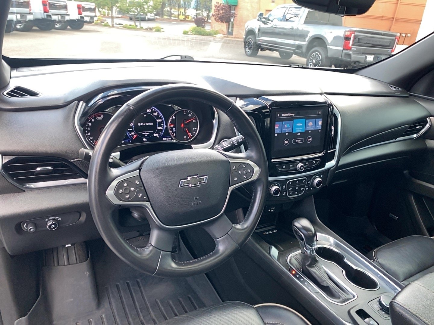 Used 2022 Chevrolet Traverse Premier w/ Redline Edition FWD image 15