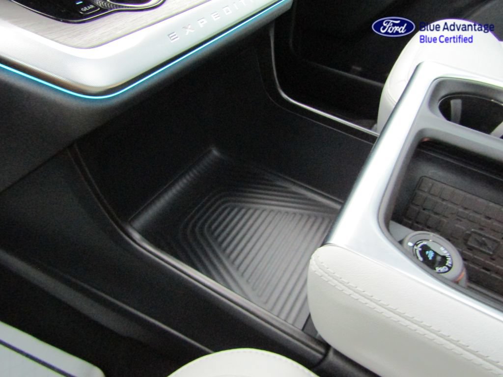 Certified 2025 Ford Expedition Max Platinum AWD/4WD image 27