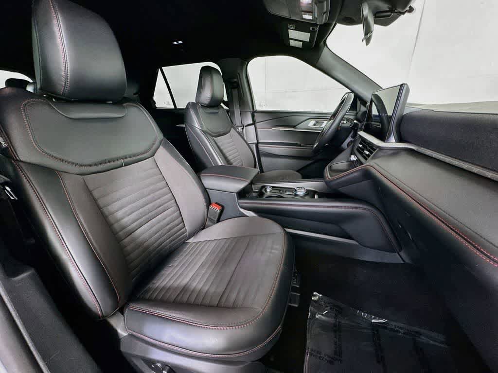 Certified 2025 Ford Explorer ST-Line w/ ST-Line Street Pack AWD/4WD image 15