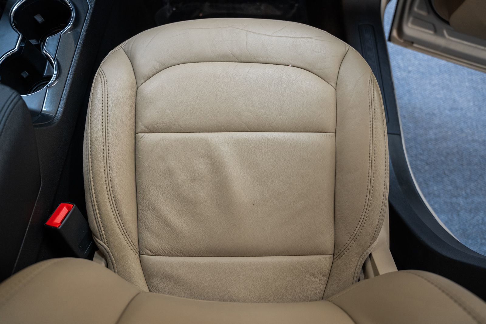 Certified 2017 Ford Explorer XLT w/ Equipment Group 202A image 30