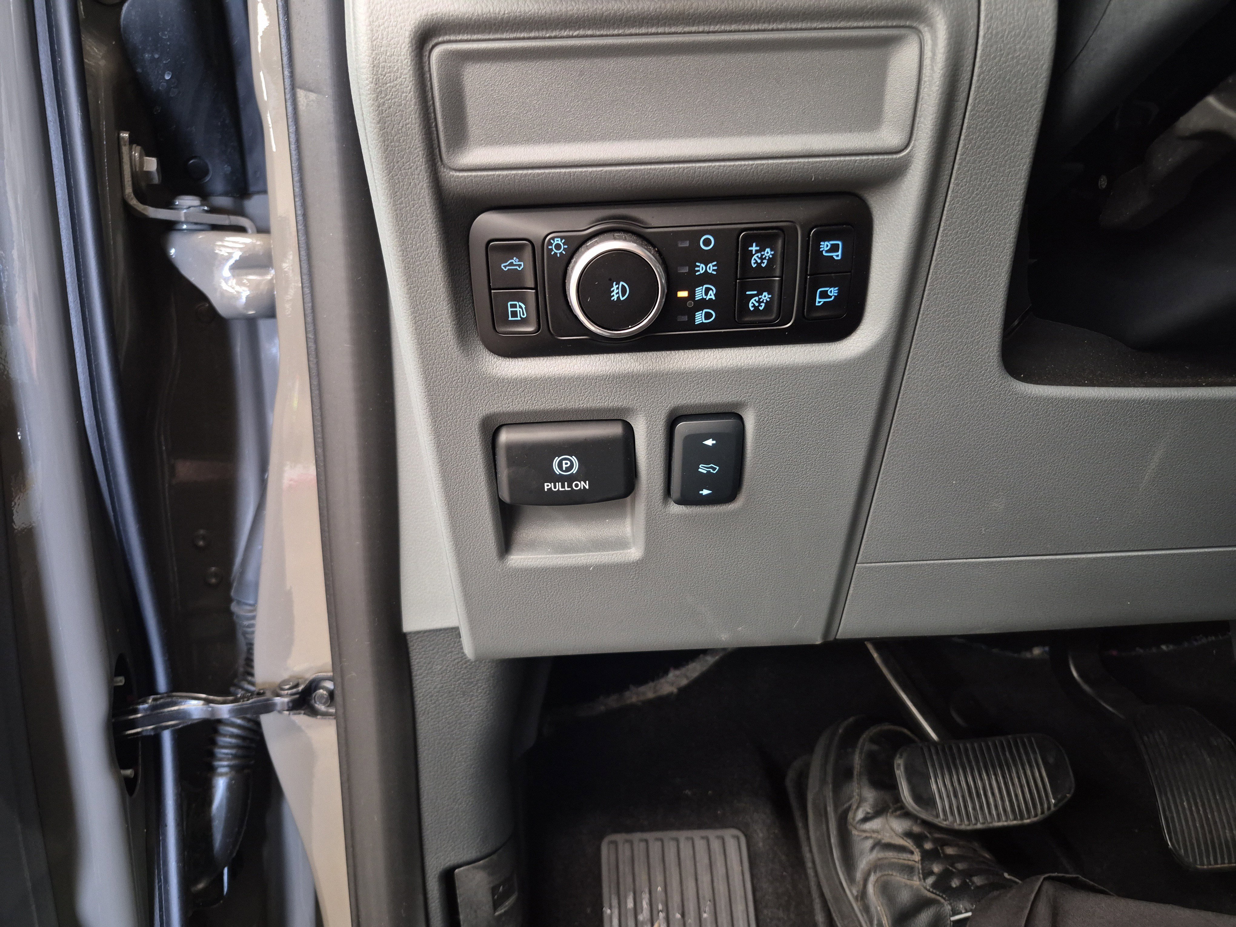 Certified 2025 Ford F150 Lariat w/ Equipment Group 501A Mid AWD/4WD image 24