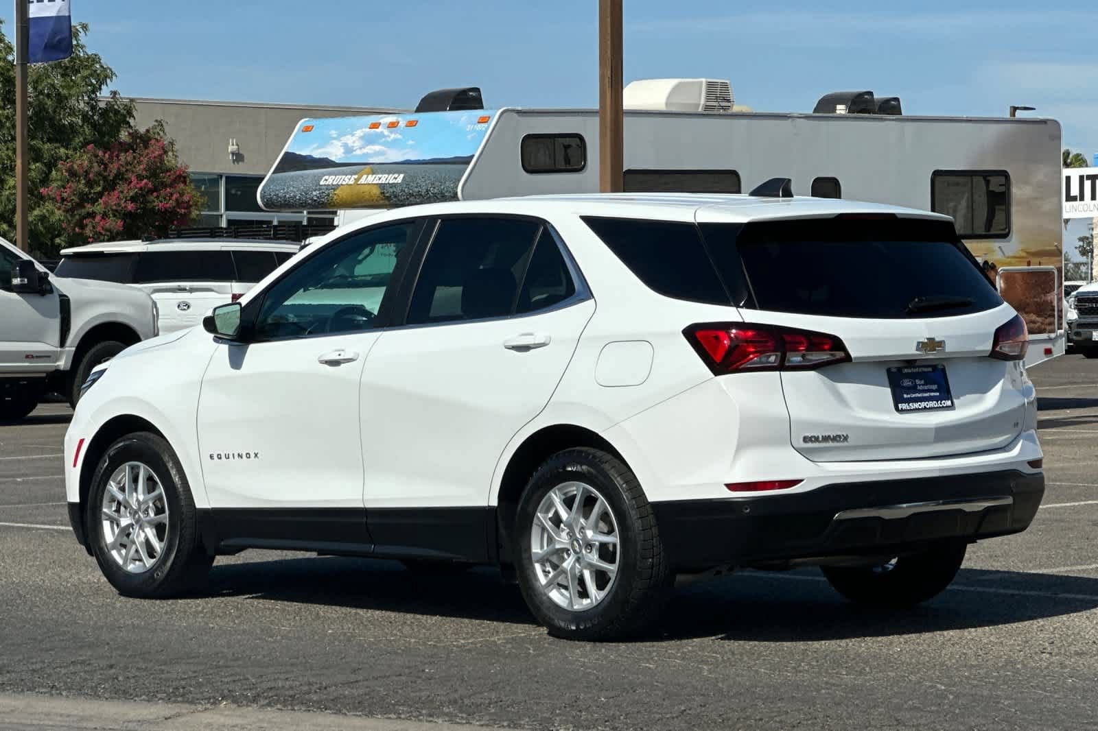 Used 2023 Chevrolet Equinox LT w/ Driver Convenience Package FWD image 7