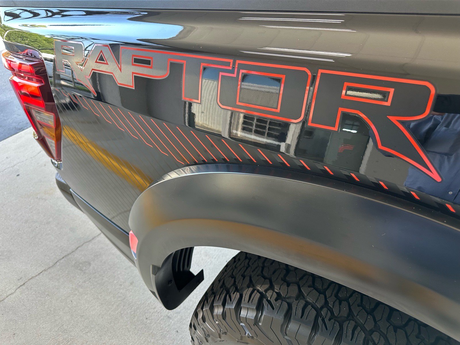 Certified 2025 Ford F150 Raptor AWD/4WD image 13
