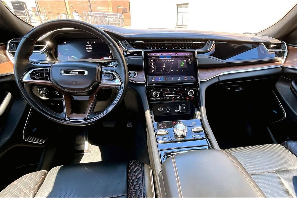 Used 2022 Jeep Grand Cherokee Summit w/ Advanced Protech Group IV AWD/4WD image 14