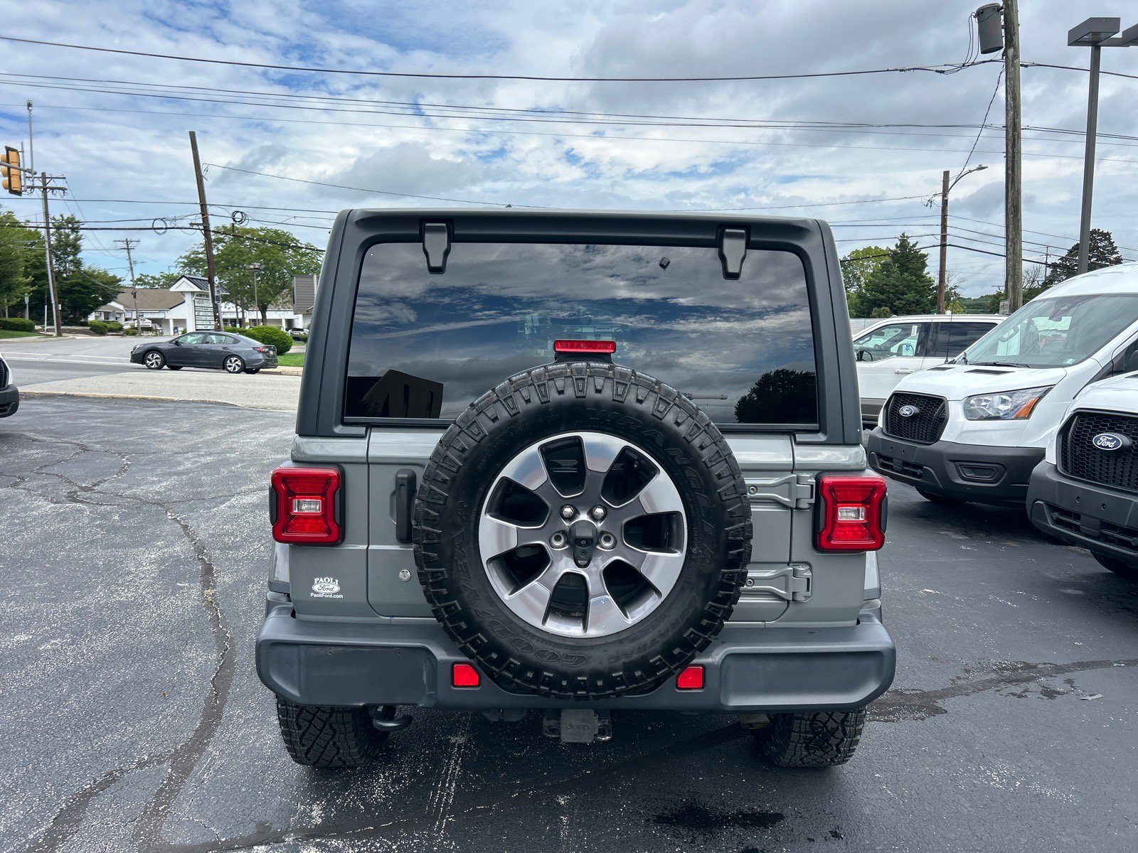 Used 2018 Jeep Wrangler Unlimited Sahara AWD/4WD image 13