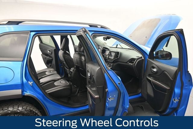 Used 2019 Jeep Cherokee Trailhawk w/ Comfort/Convenience Group AWD/4WD image 17