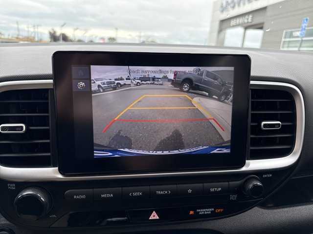 Used 2025 Hyundai Venue SEL FWD image 18