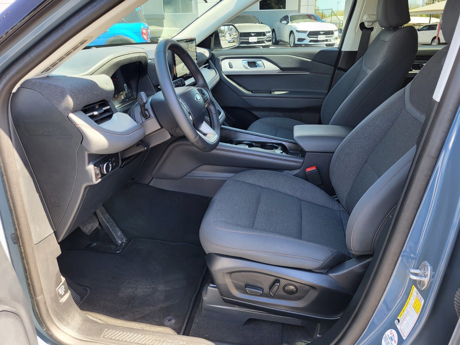 Certified 2025 Ford Explorer Active image 19