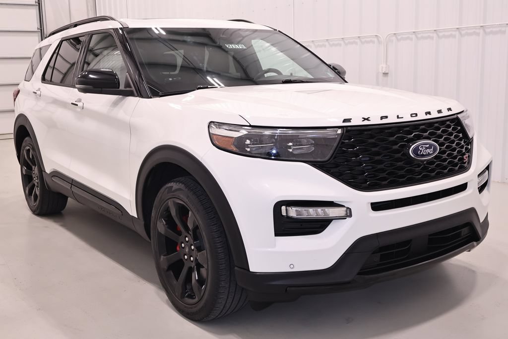 Certified 2022 Ford Explorer ST w/ Equipment Group 401A AWD/4WD image 4