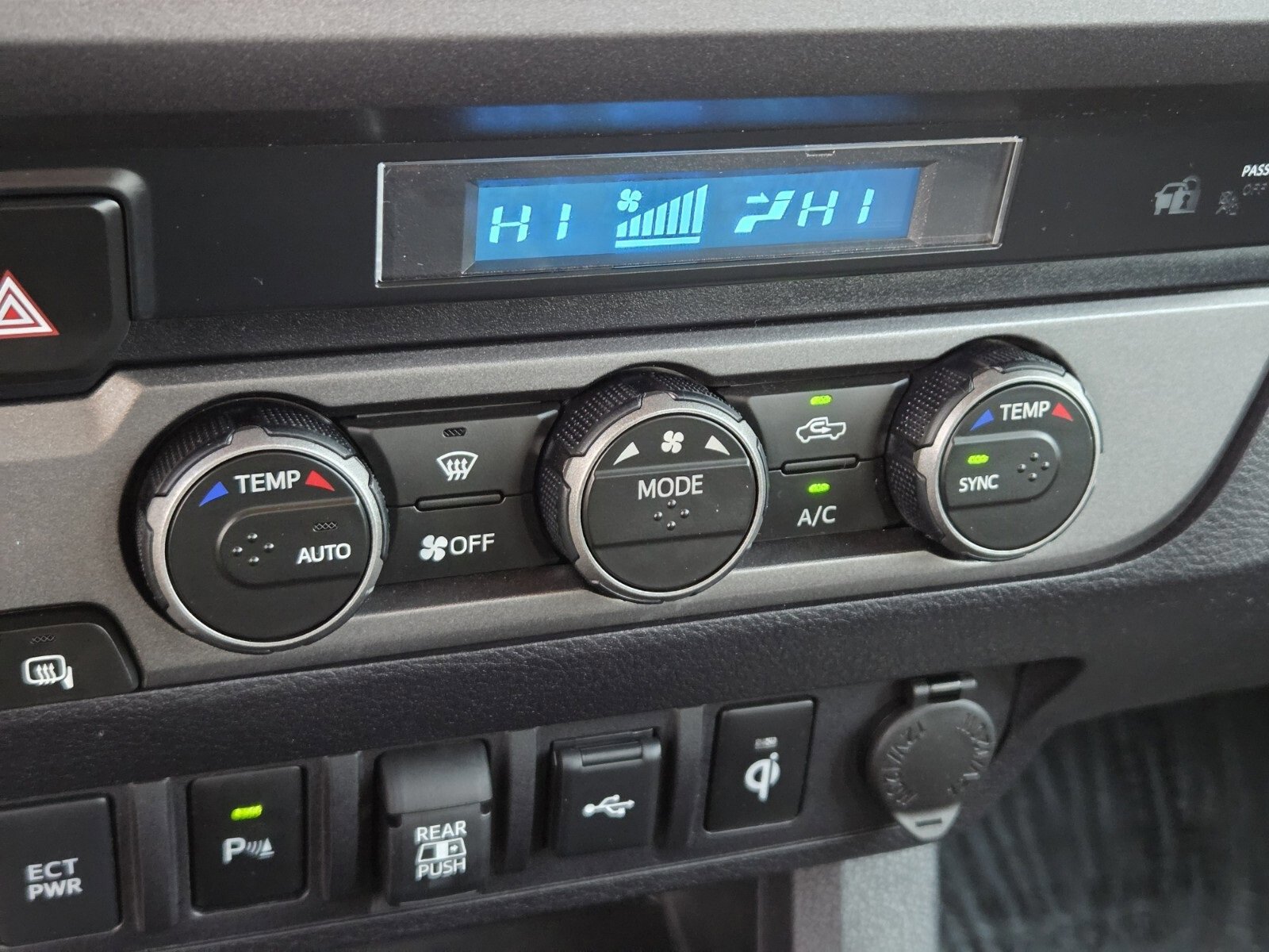 Used 2023 Toyota Tacoma 4x4 Double Cab image 22