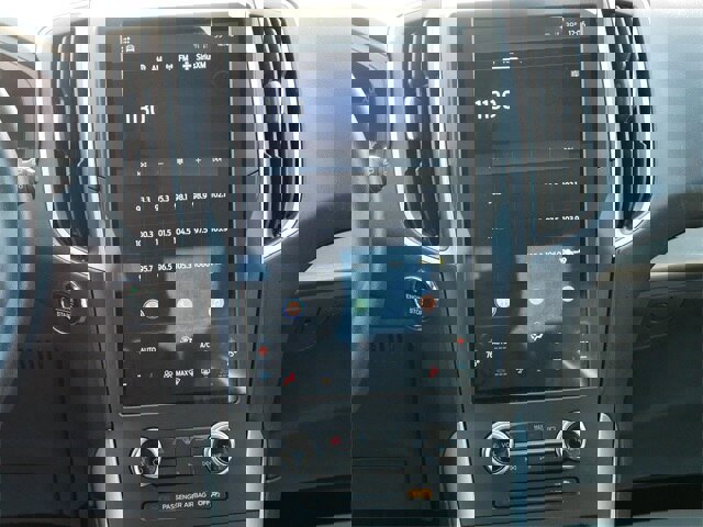 Certified 2023 Ford Edge SEL image 10