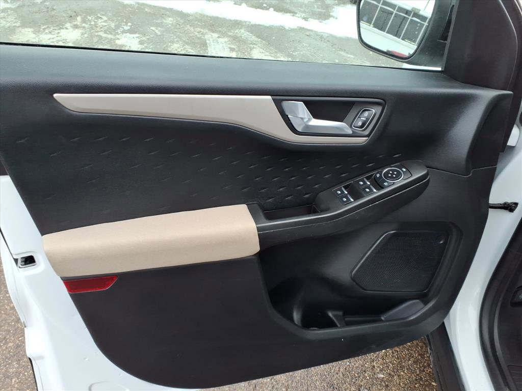 Certified 2020 Ford Escape SE image 11