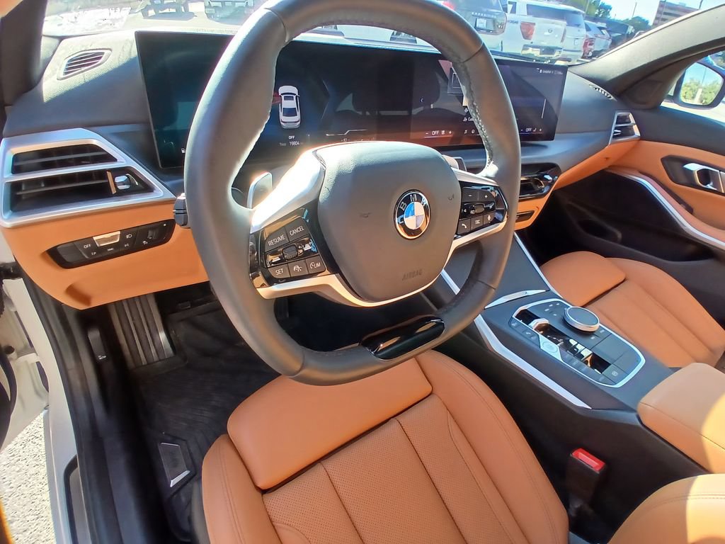 Used 2025 BMW 330i xDrive Sedan w/ M Sport Package AWD/4WD image 9