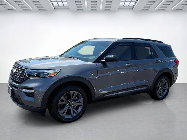 Certified 2023 Ford Explorer XLT w/ Equipment Group 202A AWD/4WD image 7