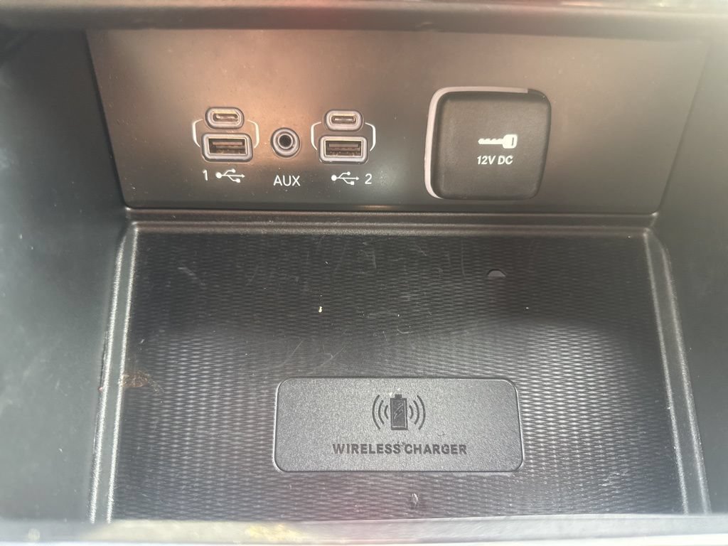 Used 2024 Jeep Grand Cherokee Altitude AWD/4WD image 8